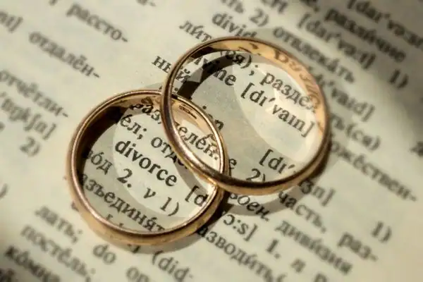 Image of rings removed before divorce mediation Oswaldtwistle